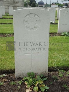 BROWN'S ROAD MILITARY CEMETERY, FESTUBERT - SMITH, F R